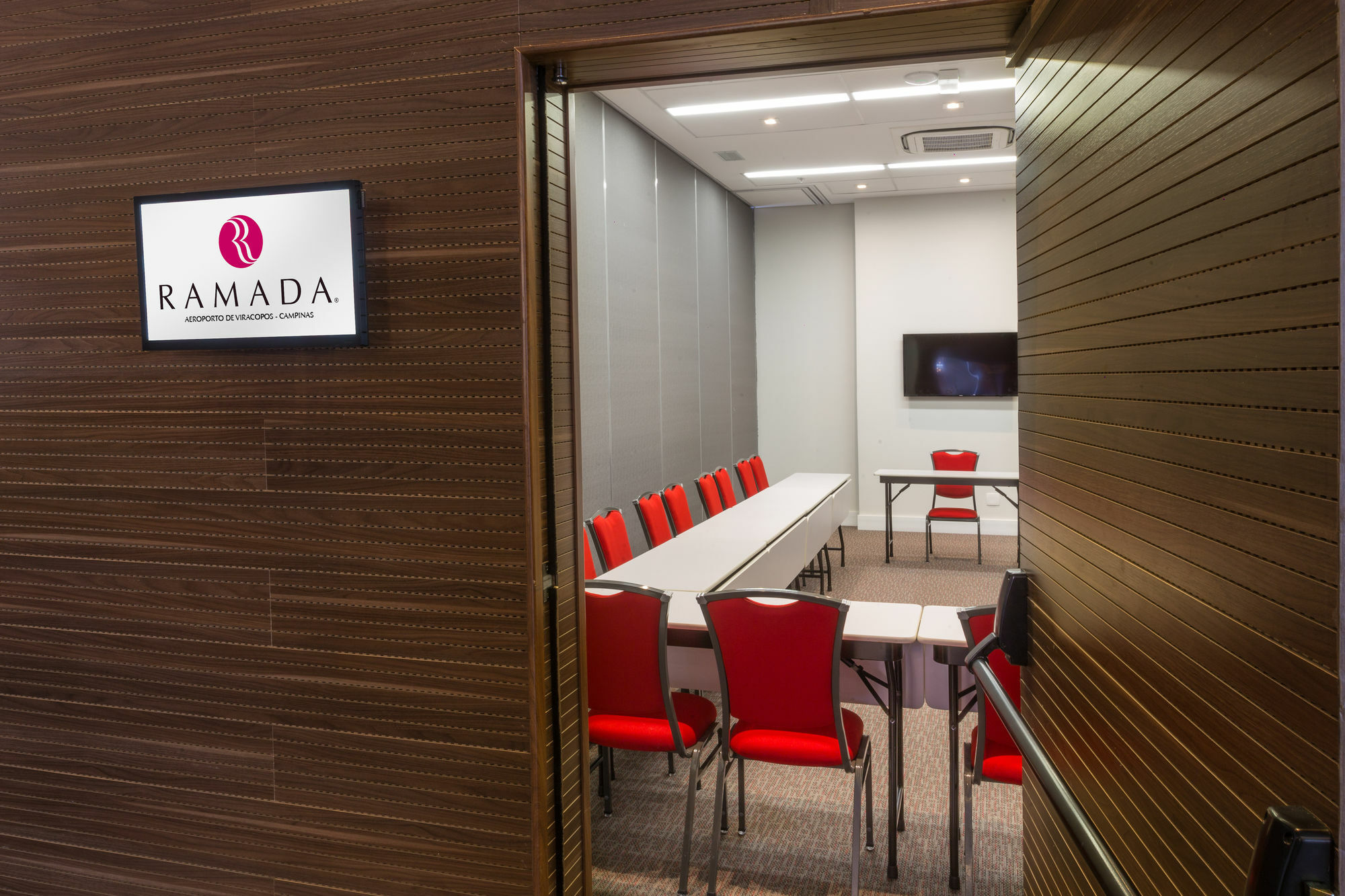 Ramada By Wyndham Campinas Viracopos Hotel Exterior foto